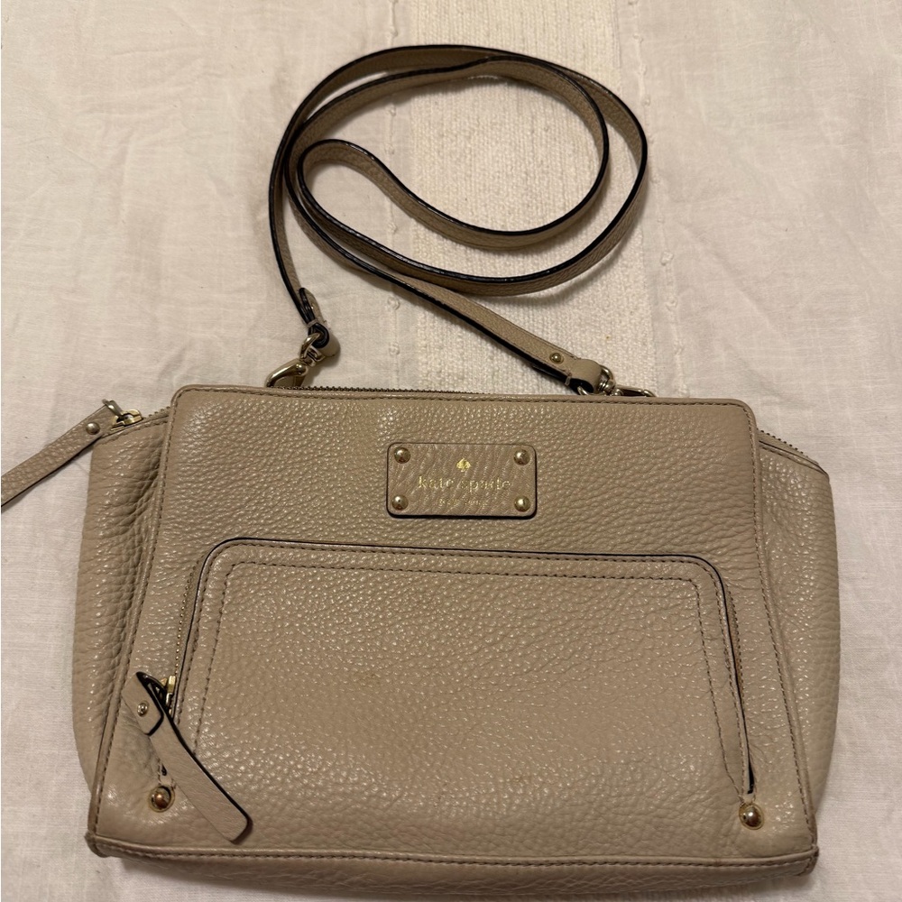 🔥CROSSPOSTED🔥Kate Spade Beige Leather Crossbody Bag